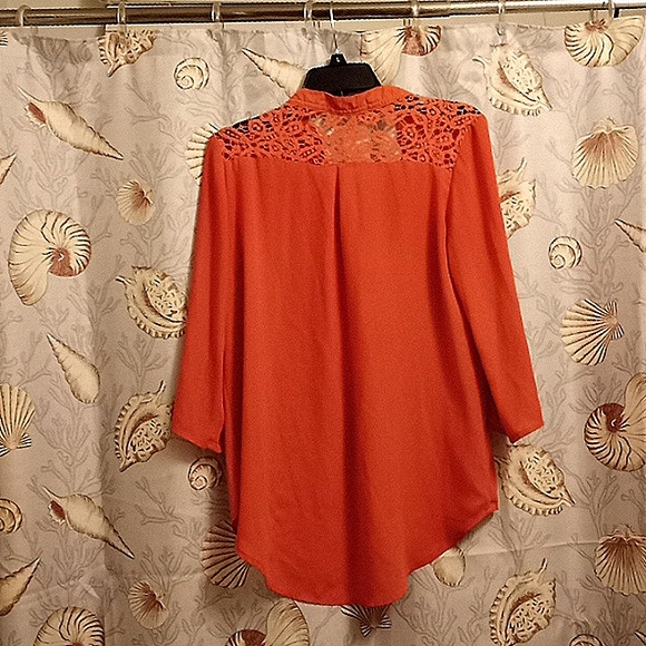 Top - Picture 2 of 2